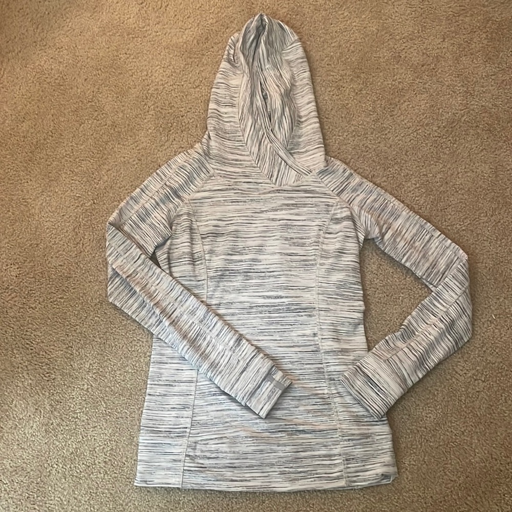 Lululemon long sleeve pull over with hood
